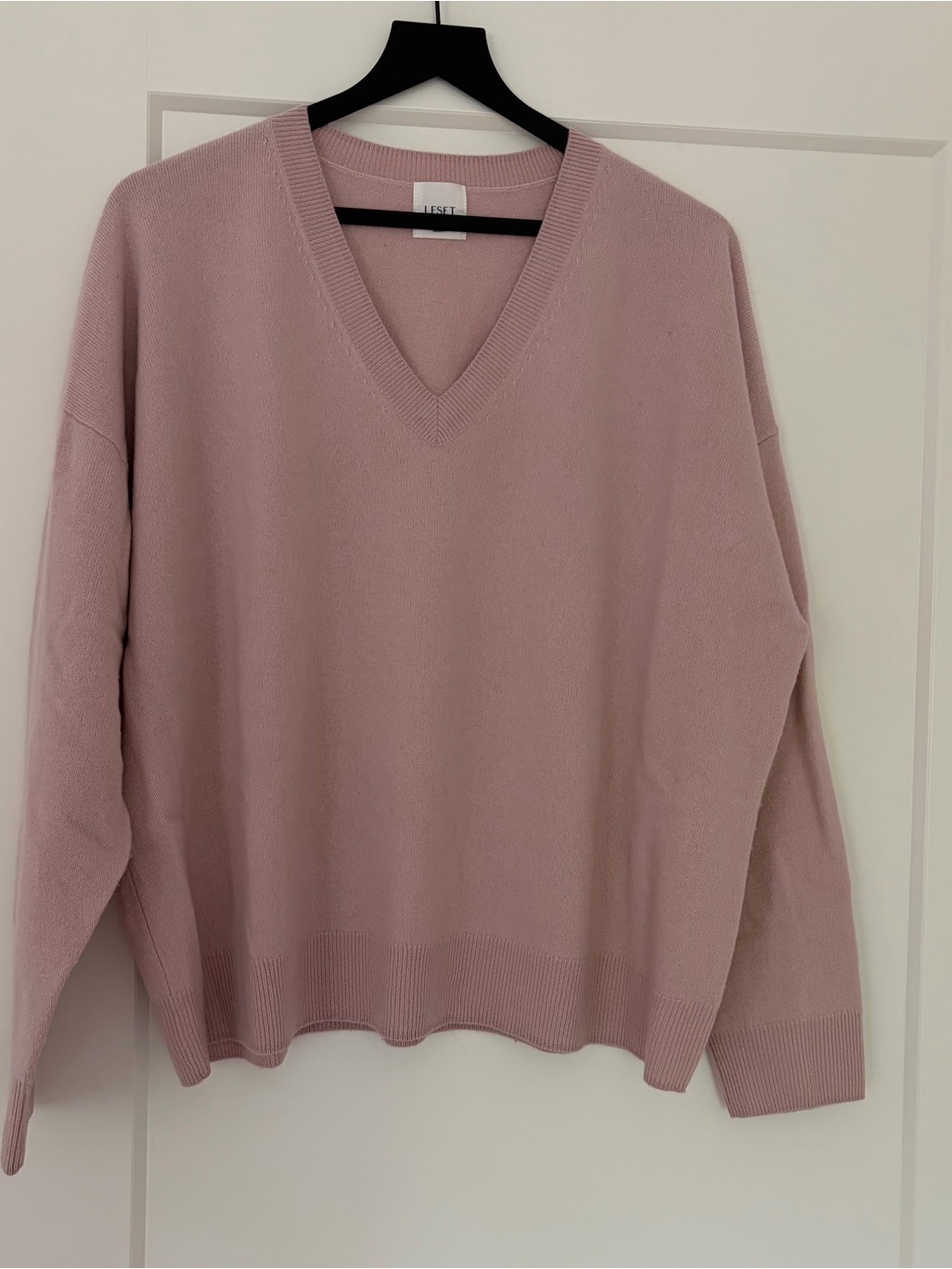 Leset V-Neck Sweater In Desert Rose Size M